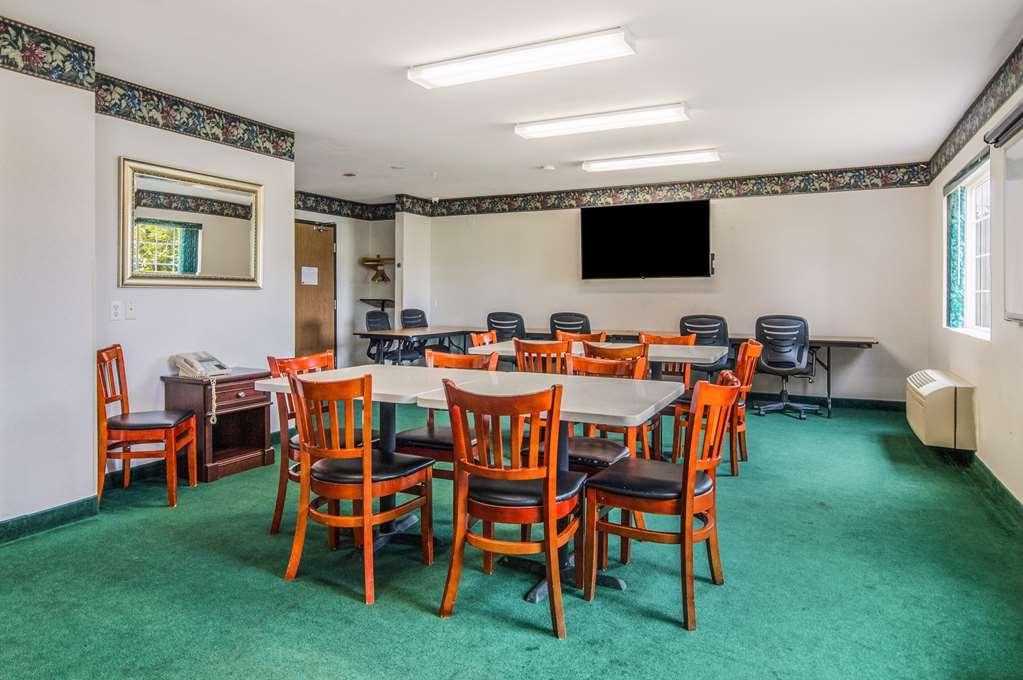 Quality Inn Порт Орчард Ресторан фото